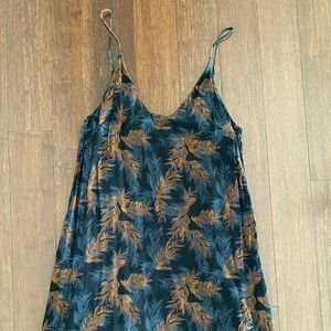 Aritzia WILFRED FREE shift dress